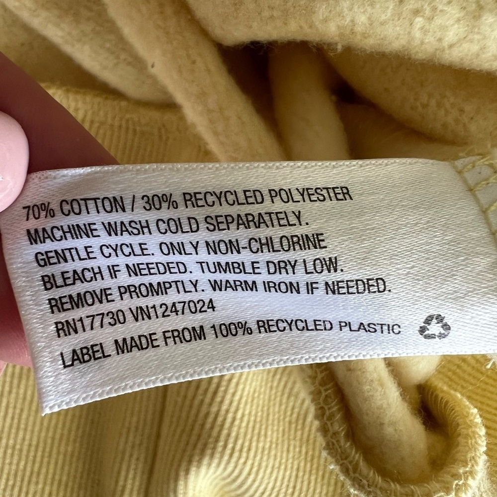 Future Collective size 1X Yellow Crewneck Sweatshirt, EUC, Target, butter yellow - Picture 4 of 7